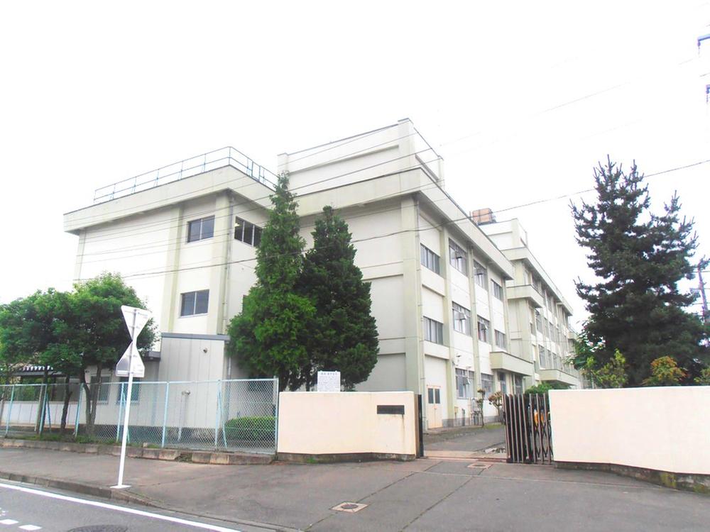 Primary school. 636m to Sendai Municipal Tsubamesawa Elementary School