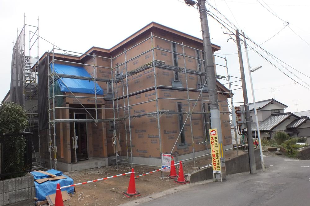 Local appearance photo. Local (10 May 2013) Shooting