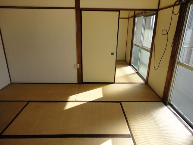 Living and room. Japanese-style room 6 quires