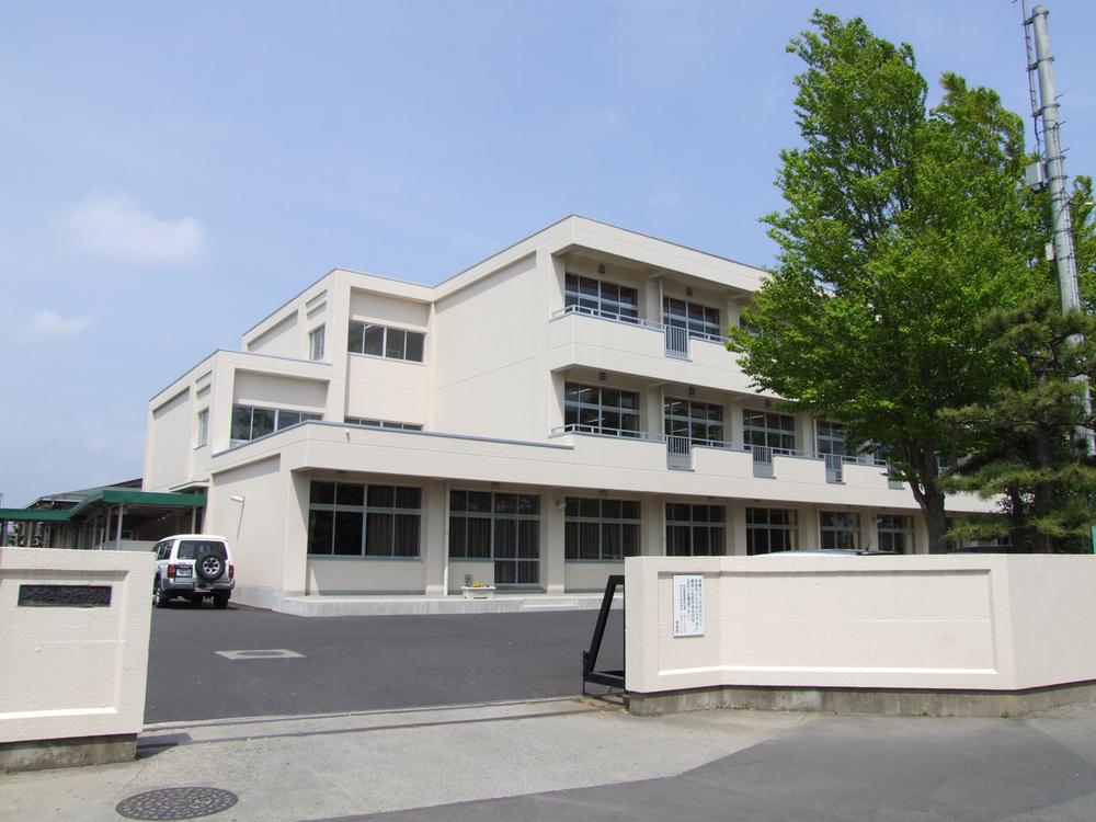 Junior high school. 330m to Sendai Municipal Nakano Junior High School