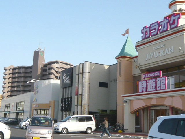 Shopping centre. Uniqlo Across Plaza Saiwaicho shop until the (shopping center) 724m