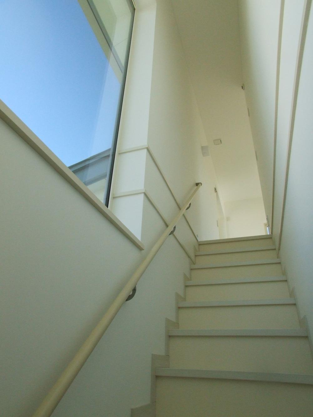 Other. It pours the natural light from the living climb stairs and open a large window.  Local (11 May 2013) Shooting