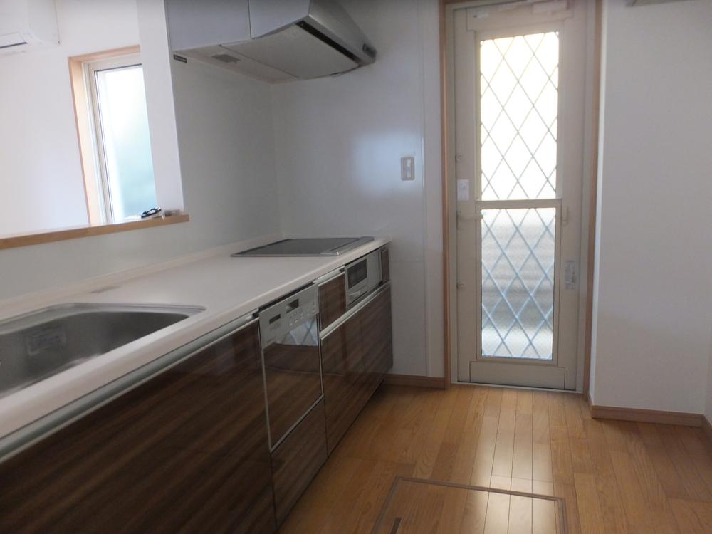 Kitchen. Local (11 May 2013) Shooting