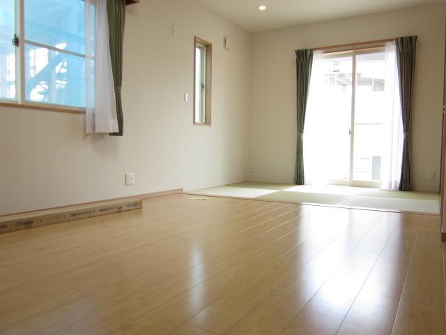 Same specifications photos (living). Same specification example living