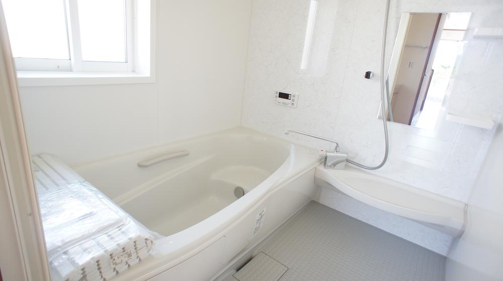 Same specifications photo (bathroom)