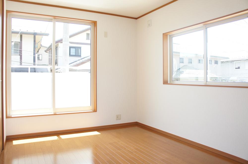 Same specifications photos (Other introspection). Western-style same specification example