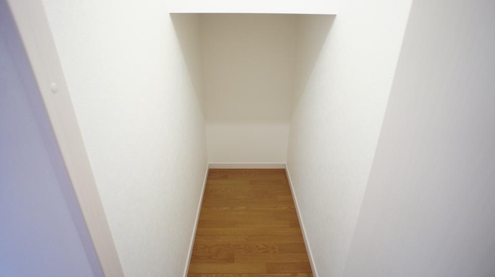 Receipt. Underfloor Storage