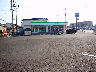 Convenience store. FamilyMart Fukudamachi chome store up (convenience store) 842m