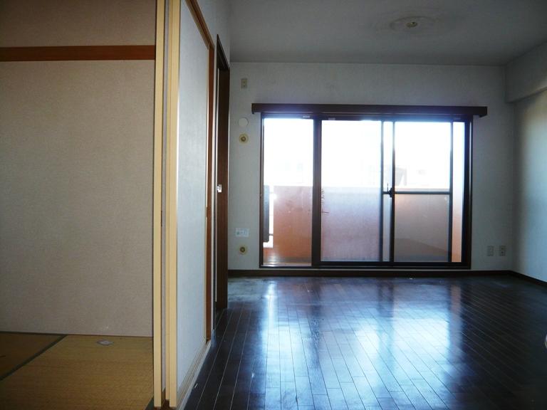 Living. Indoor (12 May 2013) Shooting