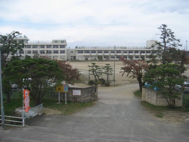 Junior high school. Municipal Takasago until junior high school (junior high school) 2100m