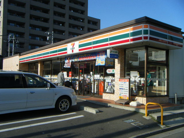 Convenience store. Seven-Eleven Sendai Fukudamachi chome store up (convenience store) 719m