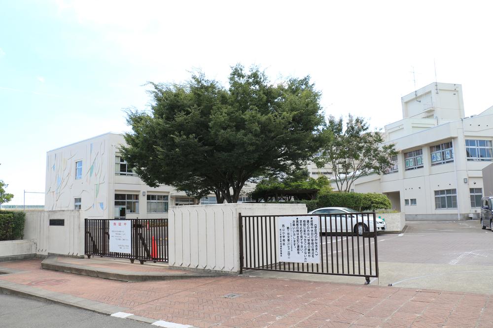 Primary school. 320m to Sendai City Nishiyama Elementary School