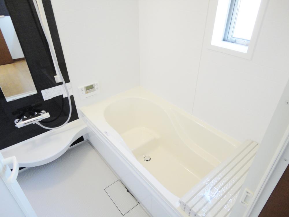 Same specifications photo (bathroom)