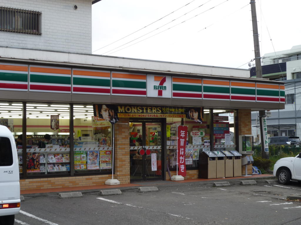 Convenience store. Seven-Eleven Sendai Benirando before store up (convenience store) 622m