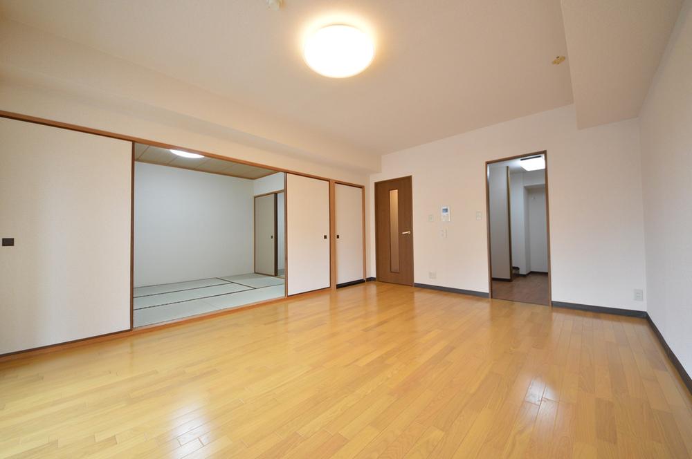 Living. Indoor (July 2013) Shooting