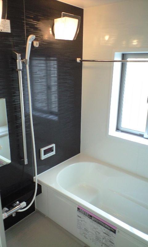 Same specifications photo (bathroom). Bathroom dryer with unit bus