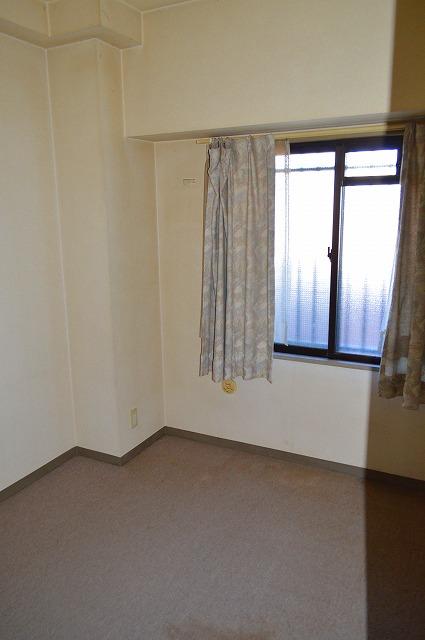 Non-living room. Indoor (12 May 2013) Shooting