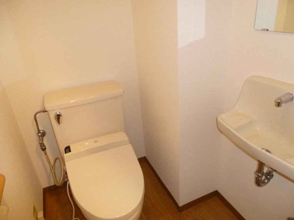 Toilet. Indoor (July 2013) Shooting