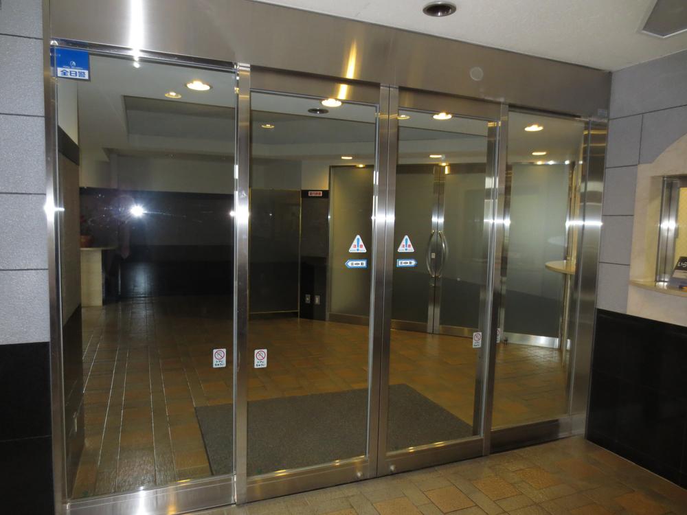 Other common areas. In the entrance (May 2013) Shooting