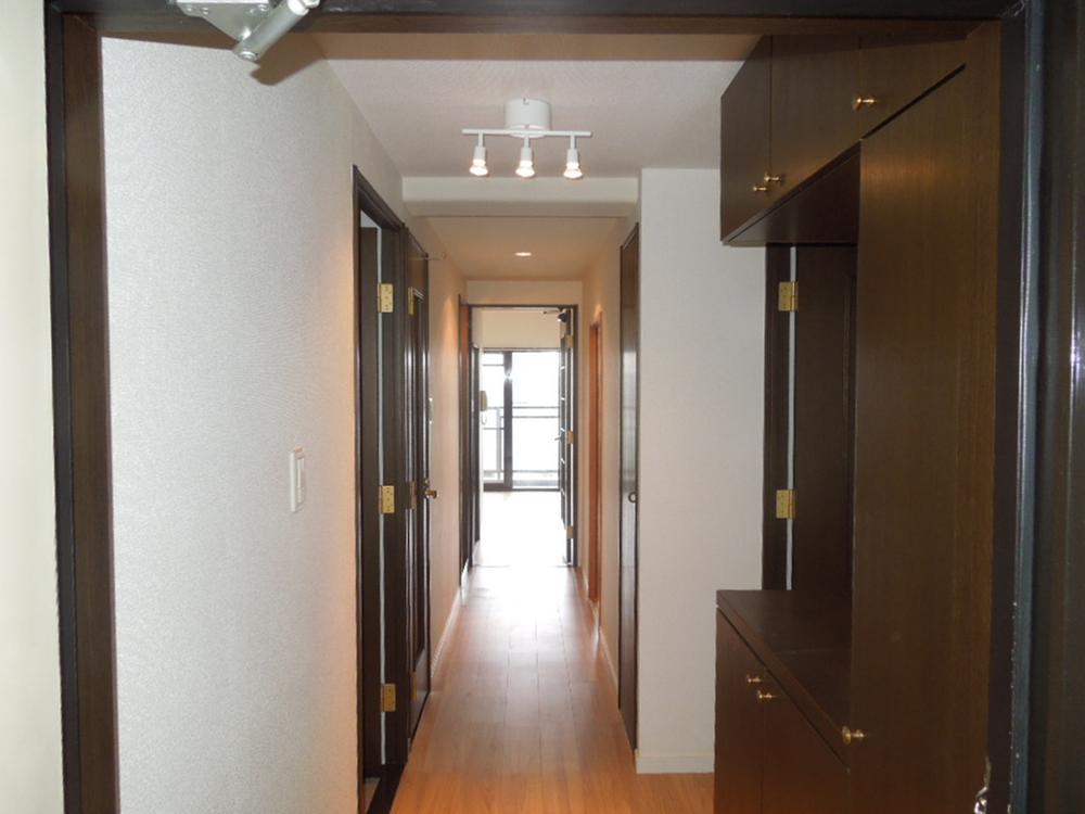 Other introspection. Indoor (September 2013) Shooting