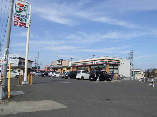 Convenience store. Seven-Eleven 340m to the east, Nakata shop