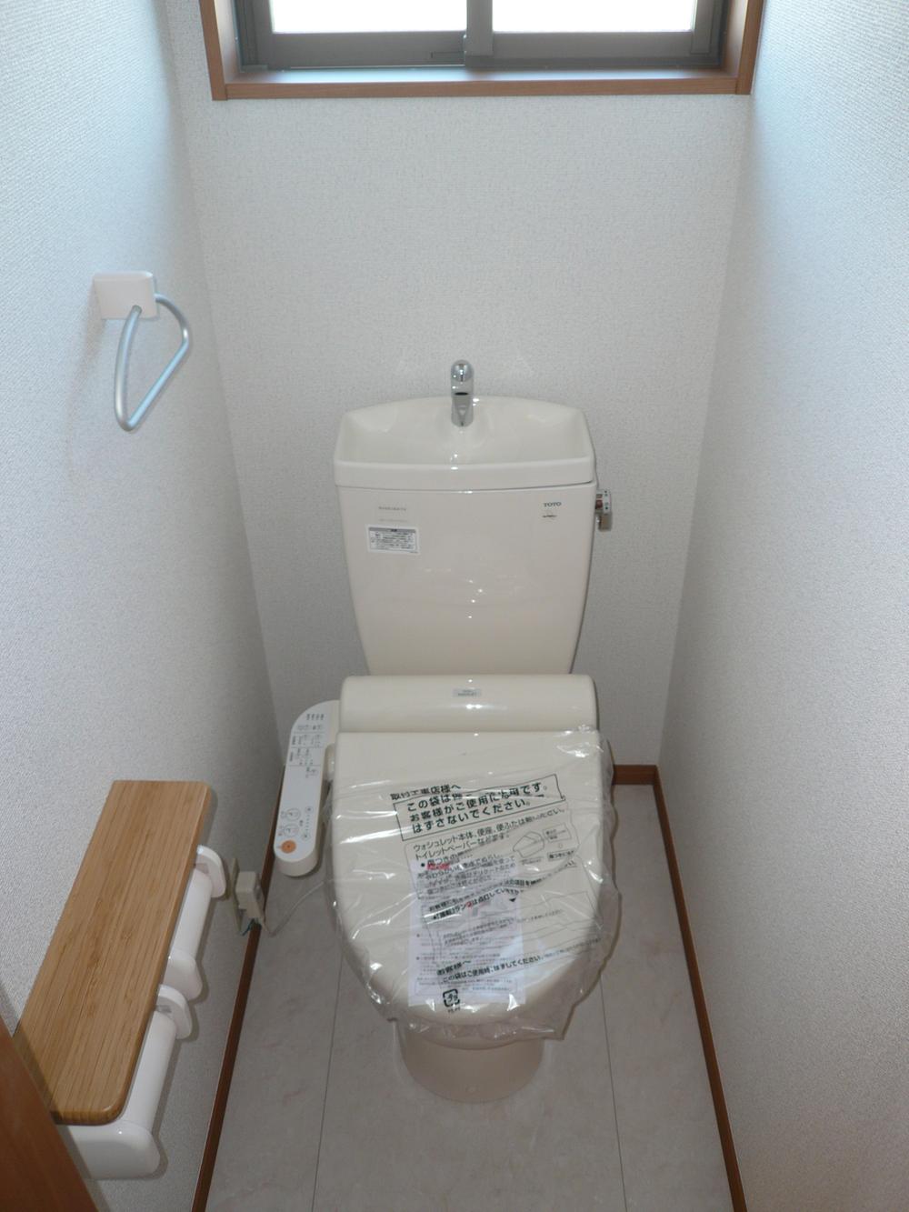 Other Equipment. ● same specifications ● 1, 2 Kaitomo Washlet ☆ Adopted anti-condensation toilet ☆