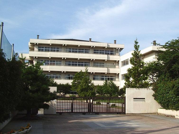 Junior high school. 750m to Sendai Municipal Koriyama Junior High School