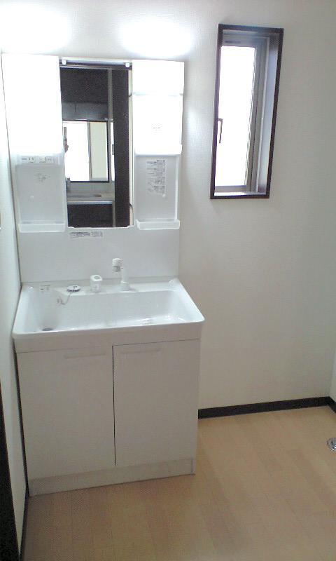 Wash basin, toilet. Same specifications Construction Case photo
