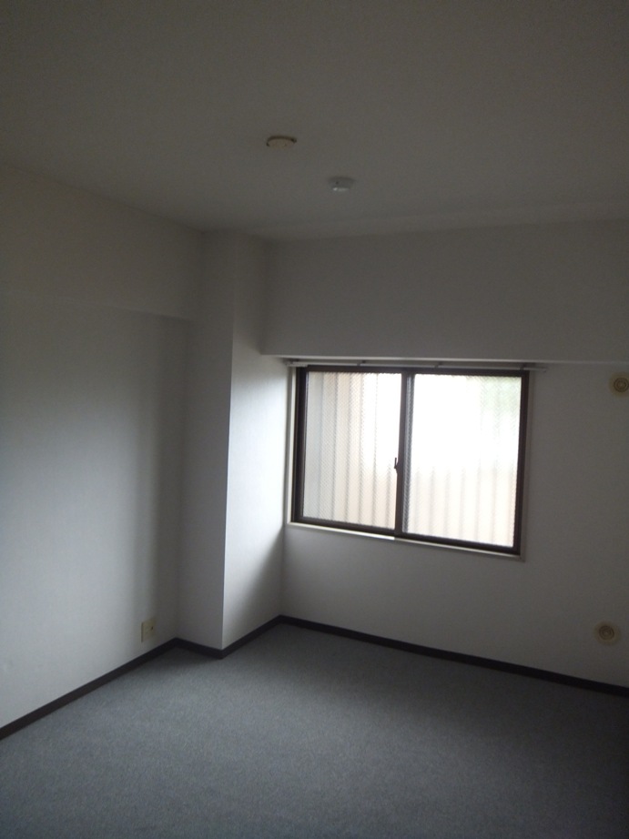 Living and room. Western style room About 6.6 tatami.