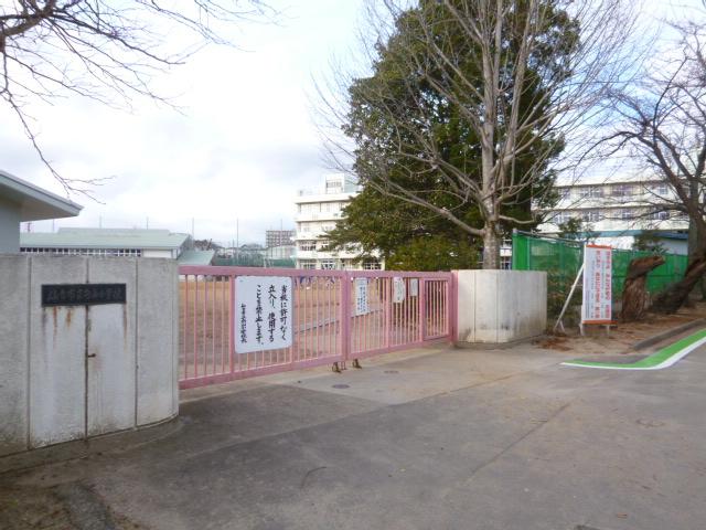 Other. Mukaiyama Elementary School (1.5km) walk 18 minutes