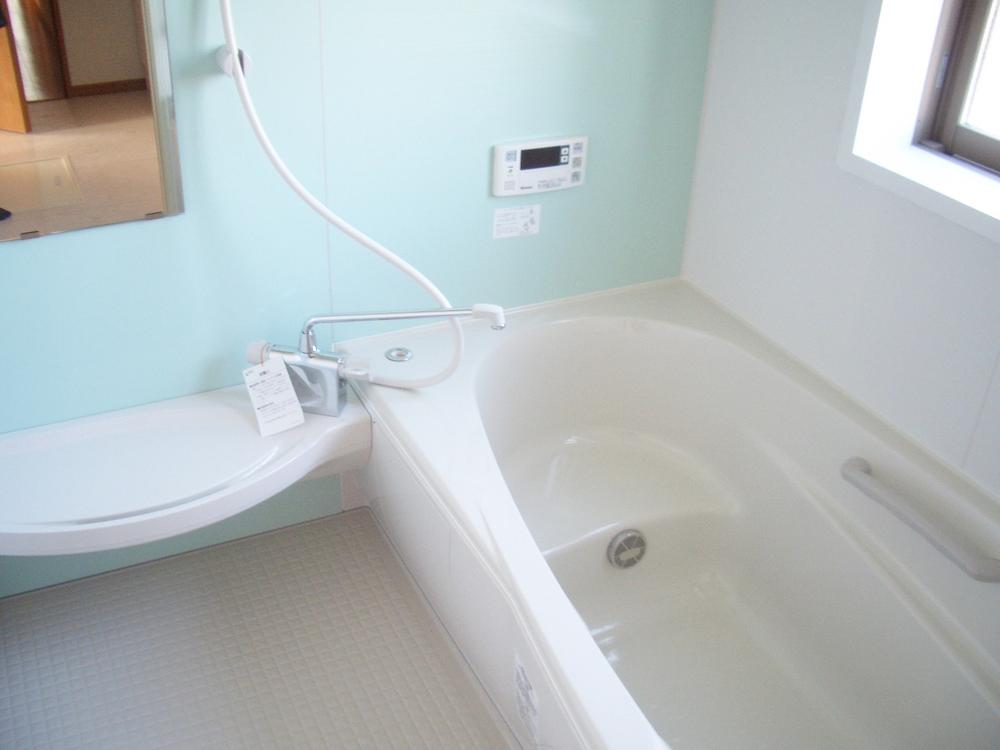 Same specifications photo (bathroom)