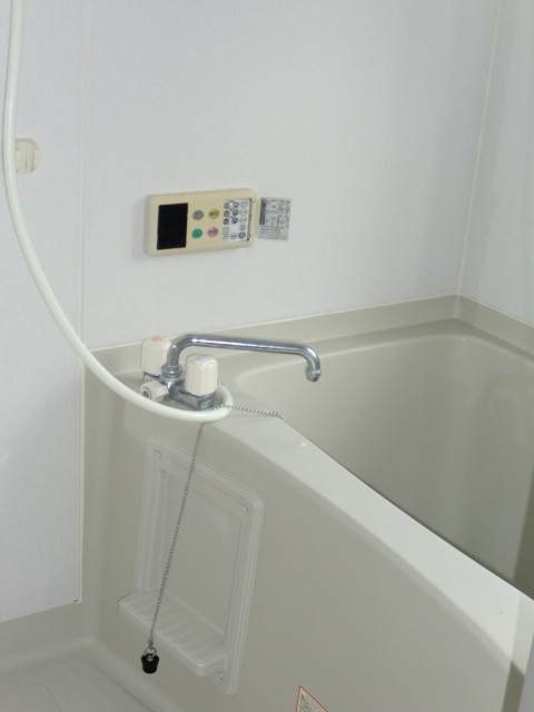 Bath. Reheating hot water supply
