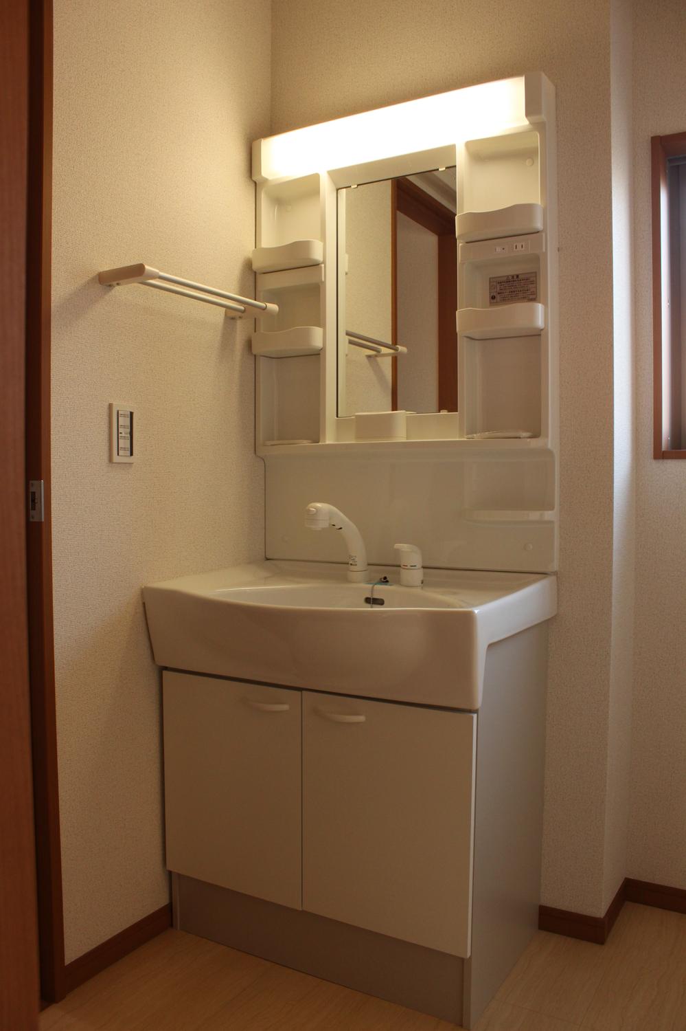 Wash basin, toilet
