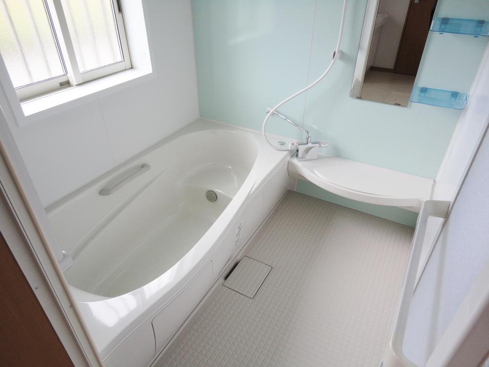 Same specifications photo (bathroom)