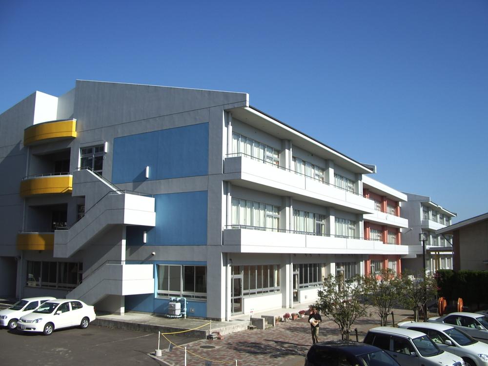 Junior high school. 570m to Sendai Municipal Yagiyama junior high school