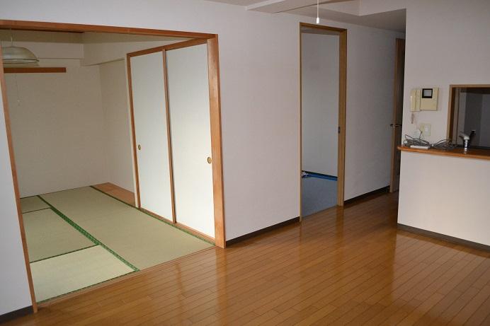 Non-living room. Indoor (11 May 2013) Shooting