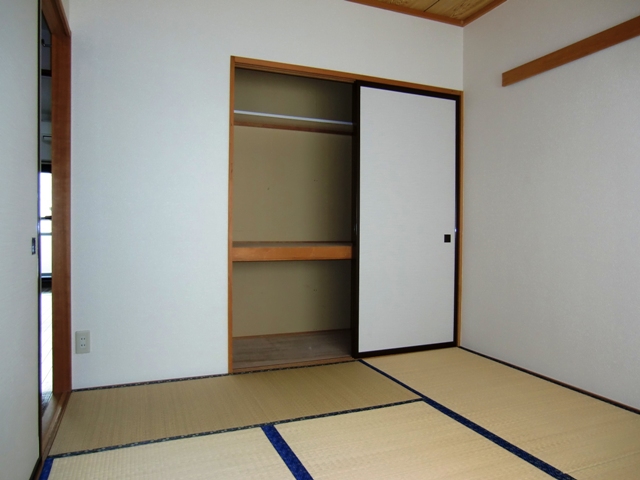 Receipt. North Japanese-style storage