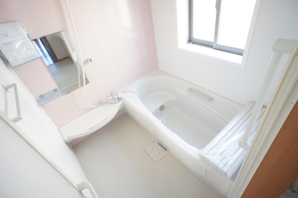 Same specifications photo (bathroom)