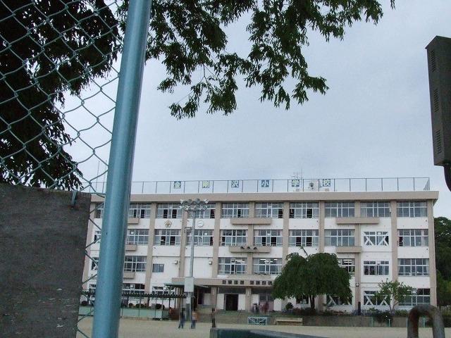 Primary school. Kongosawa until elementary school 405m
