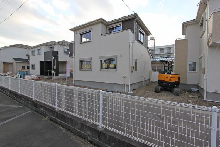 Local appearance photo. Local (12 May 2013) Shooting