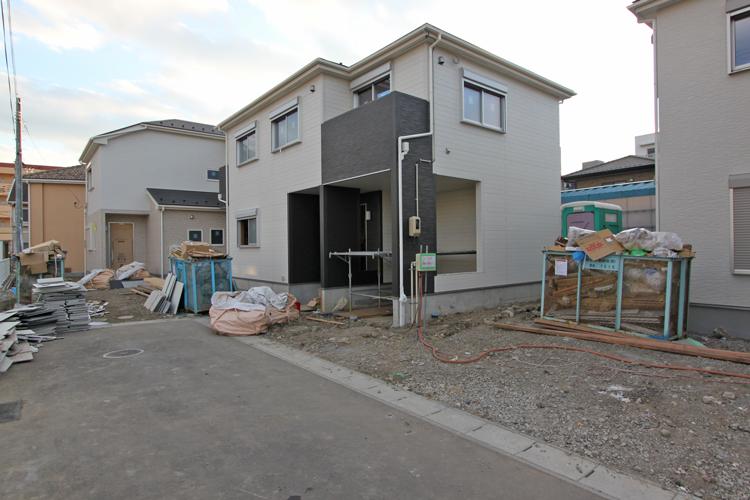 Local appearance photo. Local (12 May 2013) Shooting