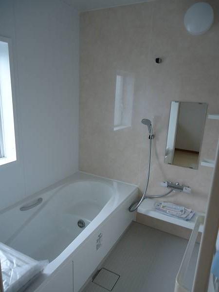 Bathroom. 1 Building