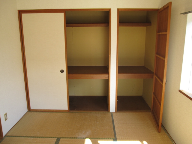Receipt. Is a closet on the first floor Japanese-style room.