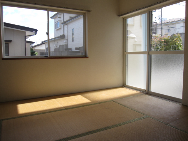 Living and room. It is the first floor of a Japanese-style room.