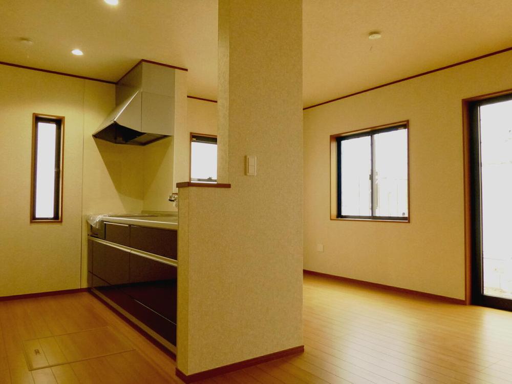 Same specifications photo (kitchen)