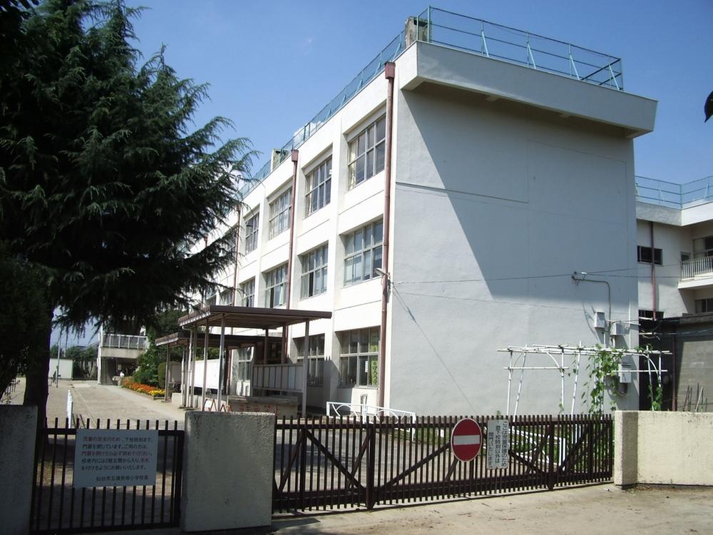 Primary school. Tomizuka until elementary school 640m
