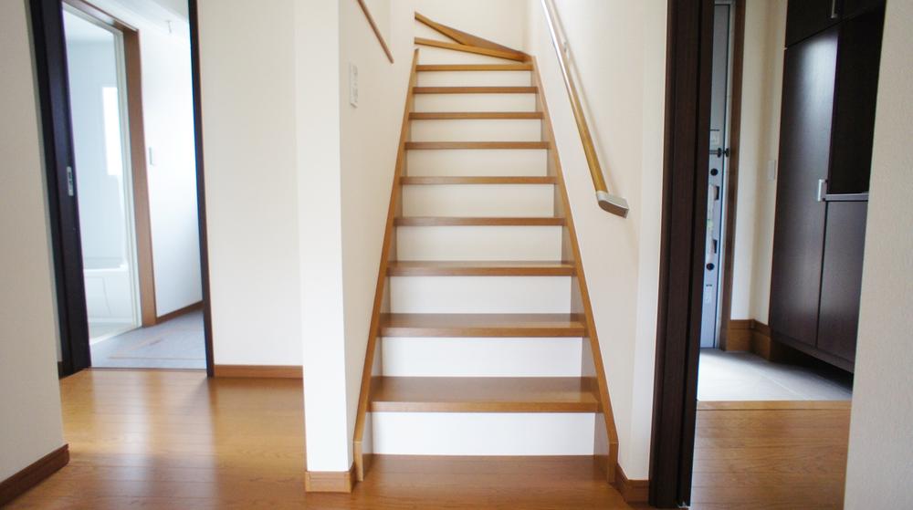 Same specifications photos (Other introspection). Staircase same specification example