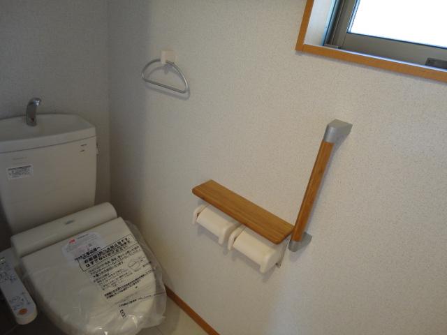 Toilet. Indoor (12 May 2013) Shooting