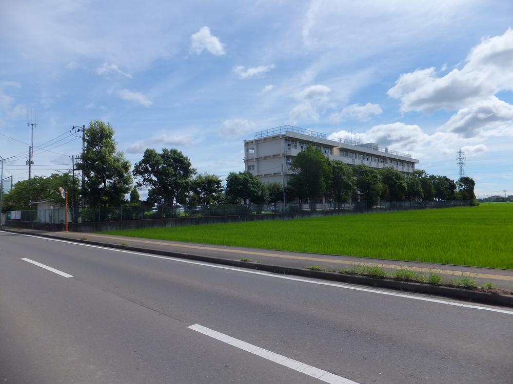 Other local. Okino East Elementary School, A 5-minute walk