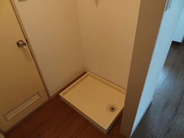 Other room space. Since the bathroom is near can remaining water washing, It is economical.